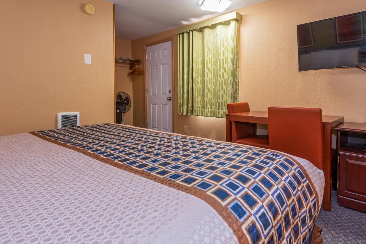 Motel Far West 2*