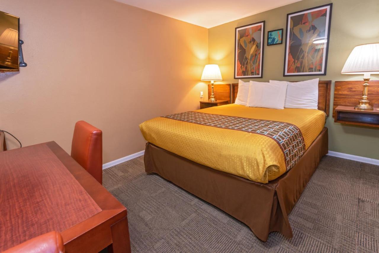 Motel Far West 2*